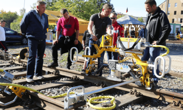 Hybrid Schienenkopf-Konturschleifmaschine der Firma Robel