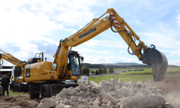 Radbagger PW160 von Komatsu