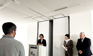 links nach rechts-Landrätin des Landkreises Schmalkalden-Meiningen Peggy Greiser, Leiterin des AFZ Walldorf Britta Rabe, Geschäftsführer des Bildungswerk BAU Hessen-Thüringen e.V. Ralf Hannemann